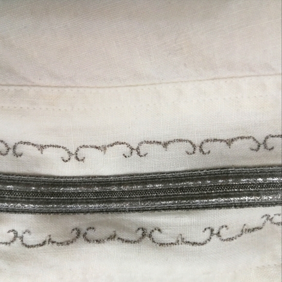 80s Vintage crisp white linen embroidered with silver yoke shirt dress - Picture 6 of 11